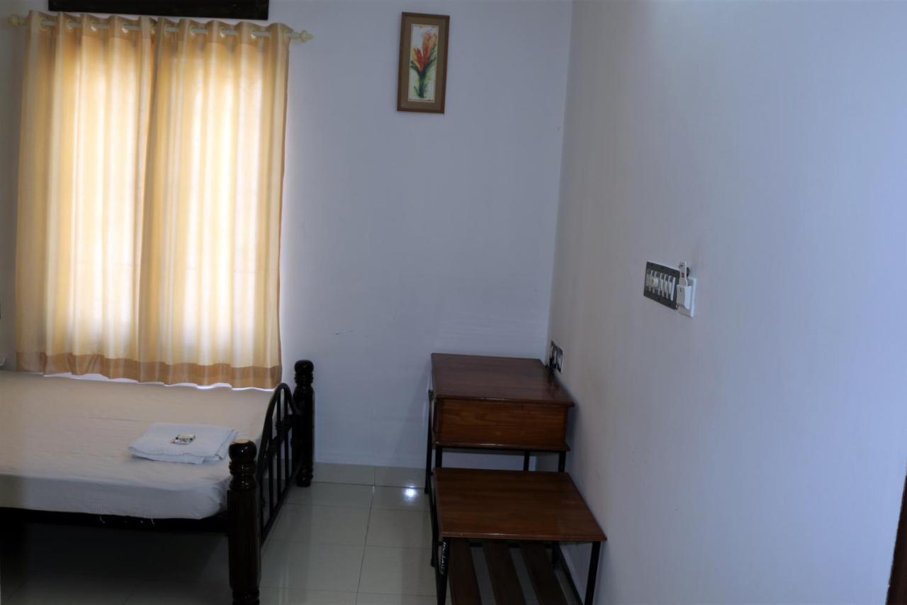 East Coast Hotel Thiruvananthapuram Ngoại thất bức ảnh