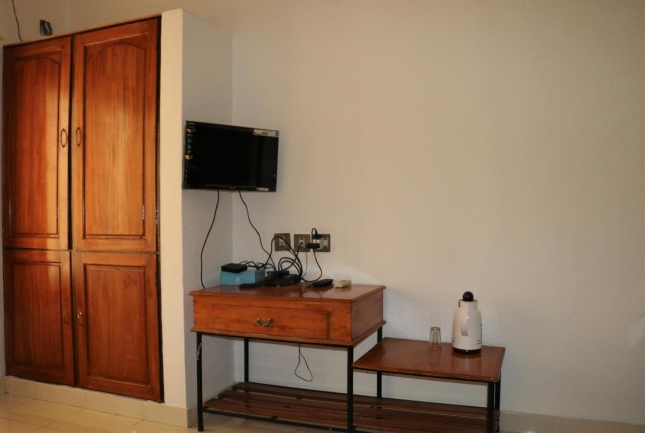 East Coast Hotel Thiruvananthapuram Ngoại thất bức ảnh