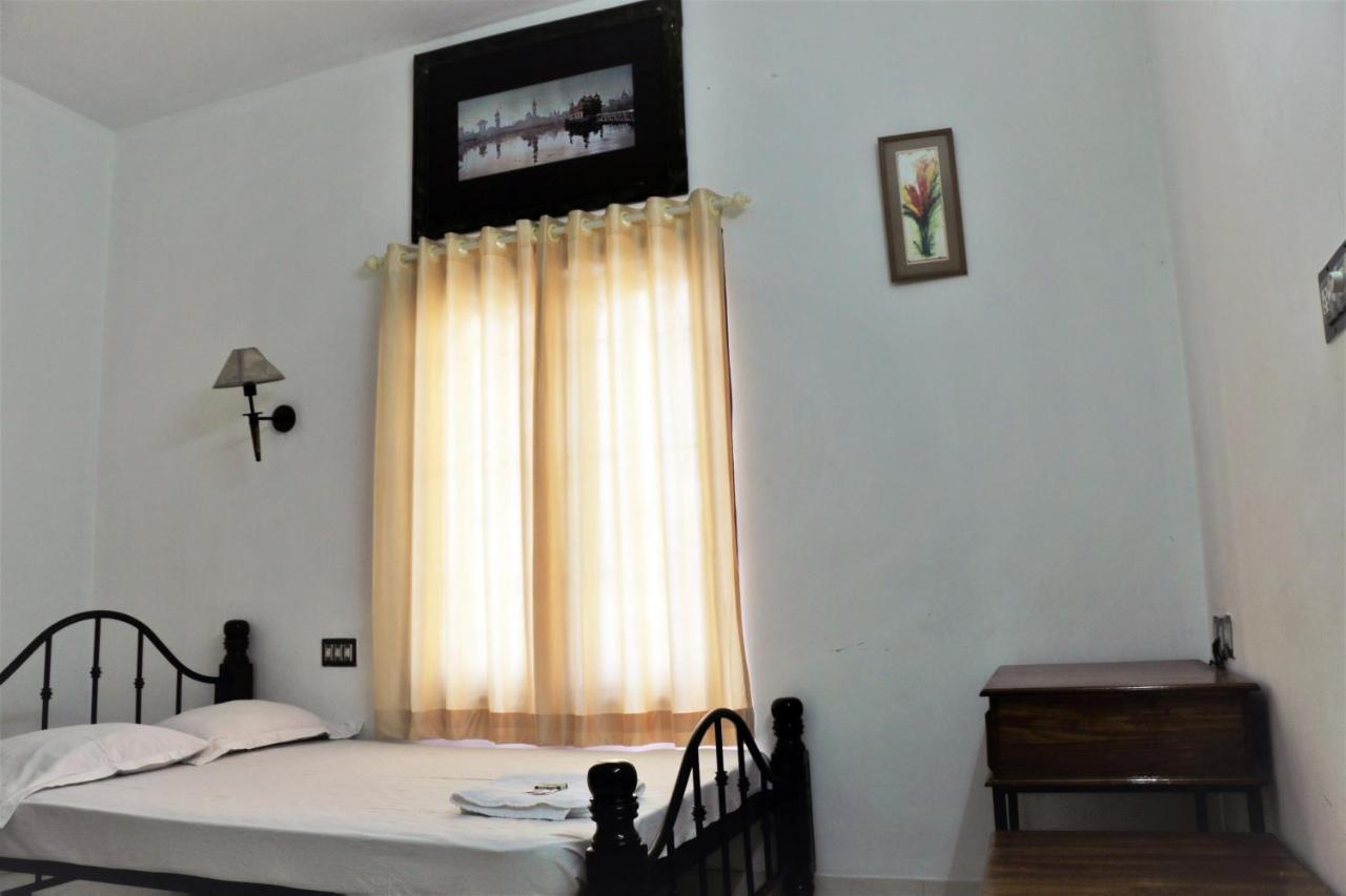 East Coast Hotel Thiruvananthapuram Ngoại thất bức ảnh
