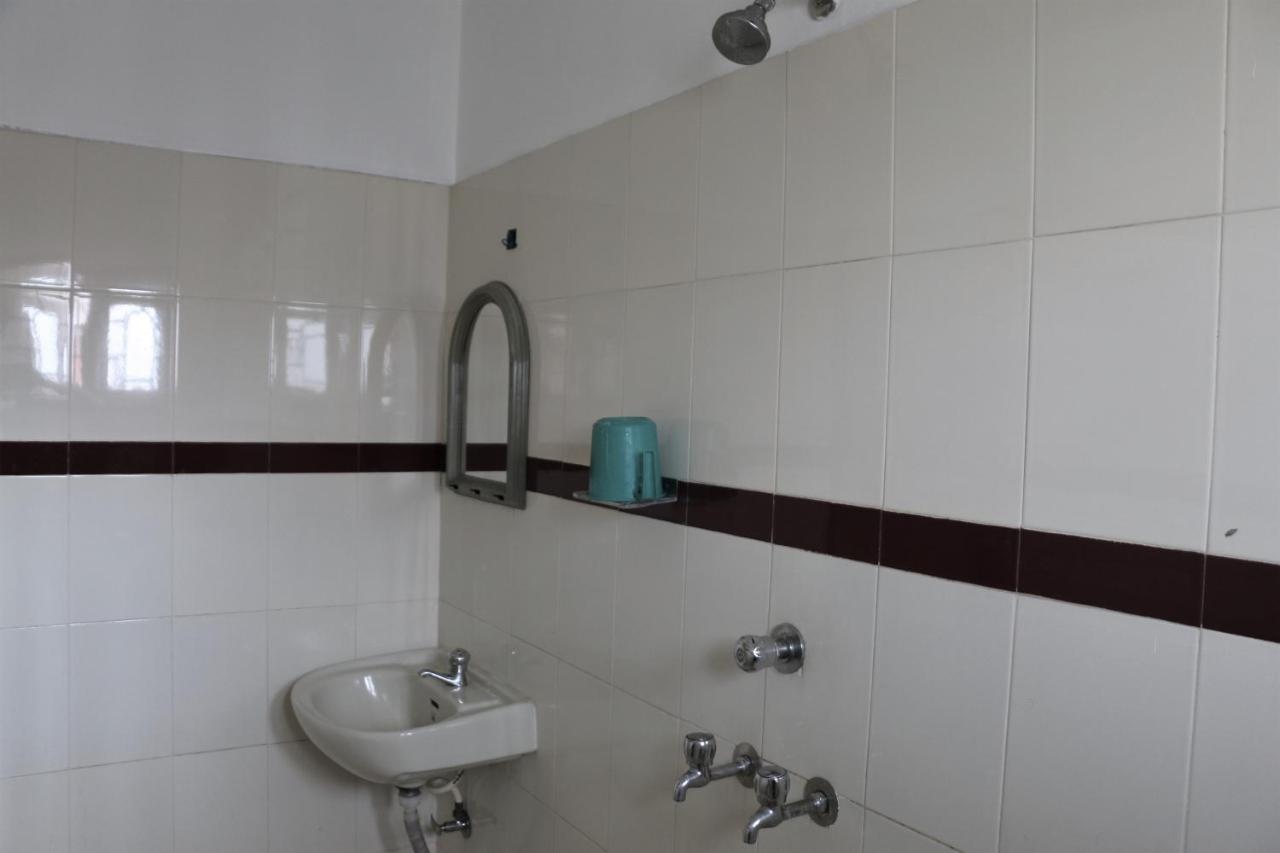 East Coast Hotel Thiruvananthapuram Ngoại thất bức ảnh