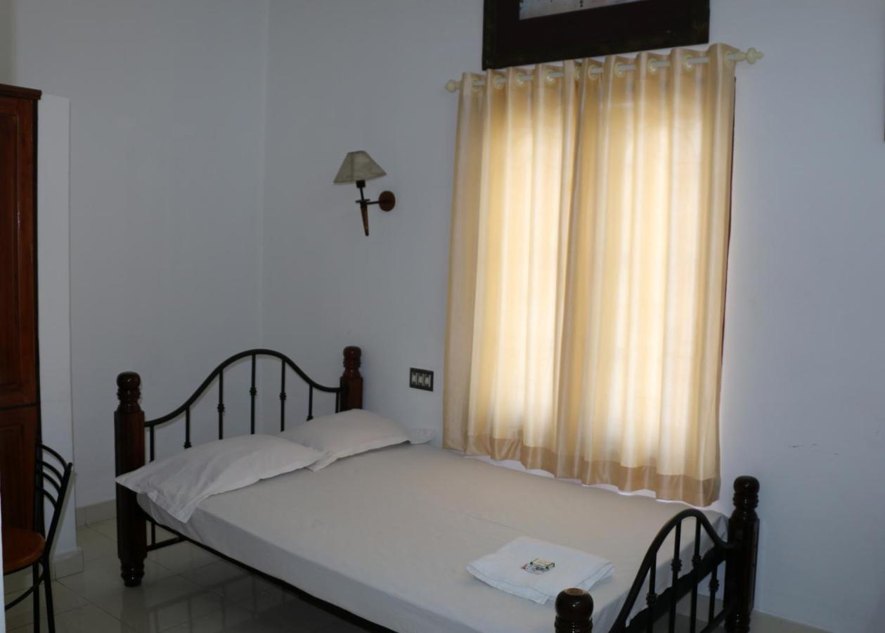East Coast Hotel Thiruvananthapuram Ngoại thất bức ảnh