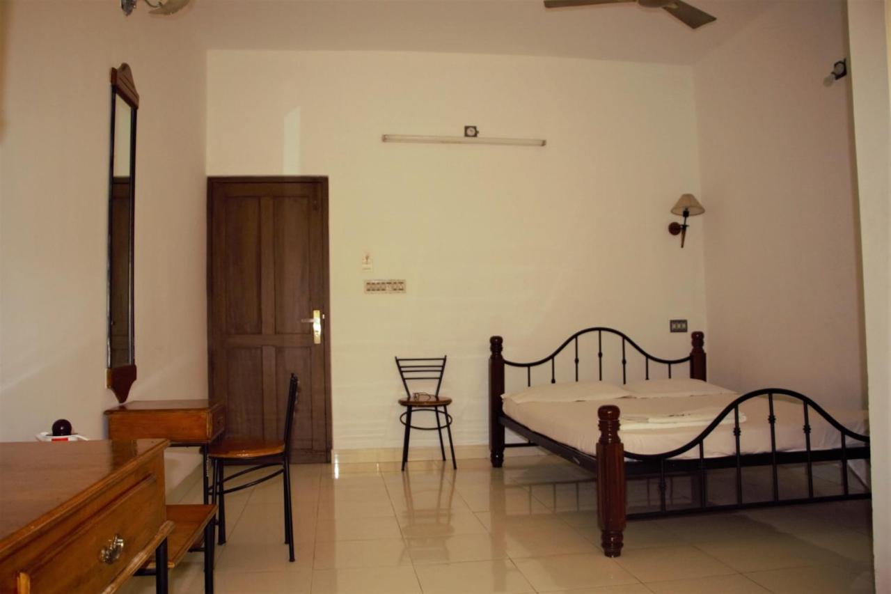 East Coast Hotel Thiruvananthapuram Ngoại thất bức ảnh