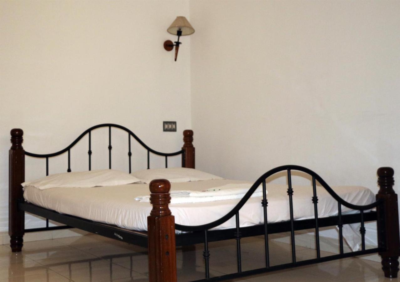 East Coast Hotel Thiruvananthapuram Ngoại thất bức ảnh