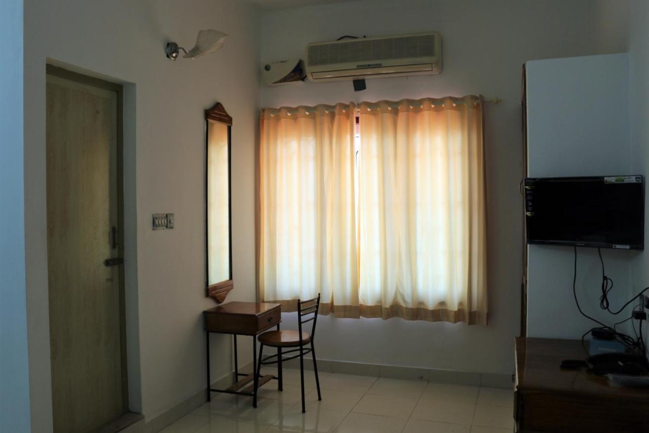 East Coast Hotel Thiruvananthapuram Ngoại thất bức ảnh