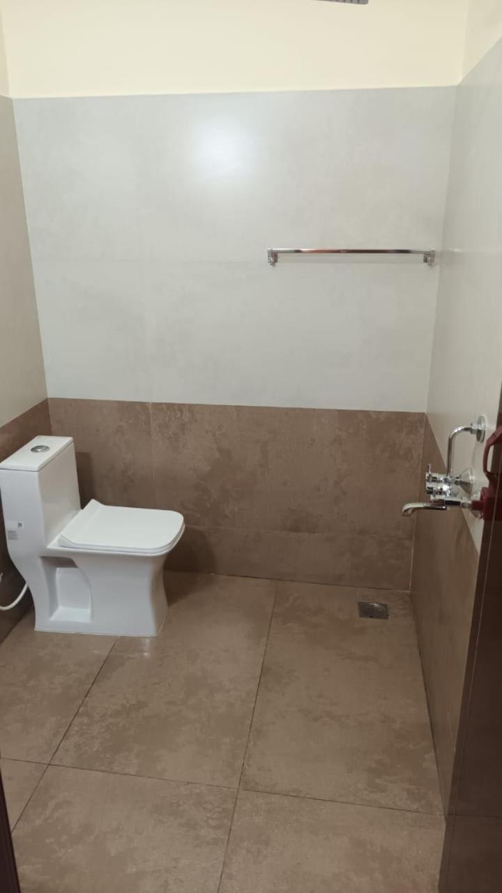 East Coast Hotel Thiruvananthapuram Ngoại thất bức ảnh