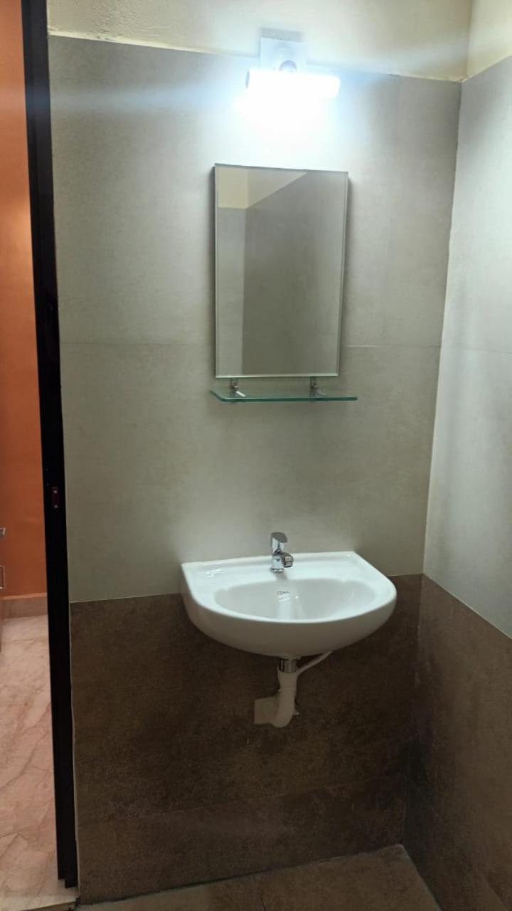 East Coast Hotel Thiruvananthapuram Ngoại thất bức ảnh